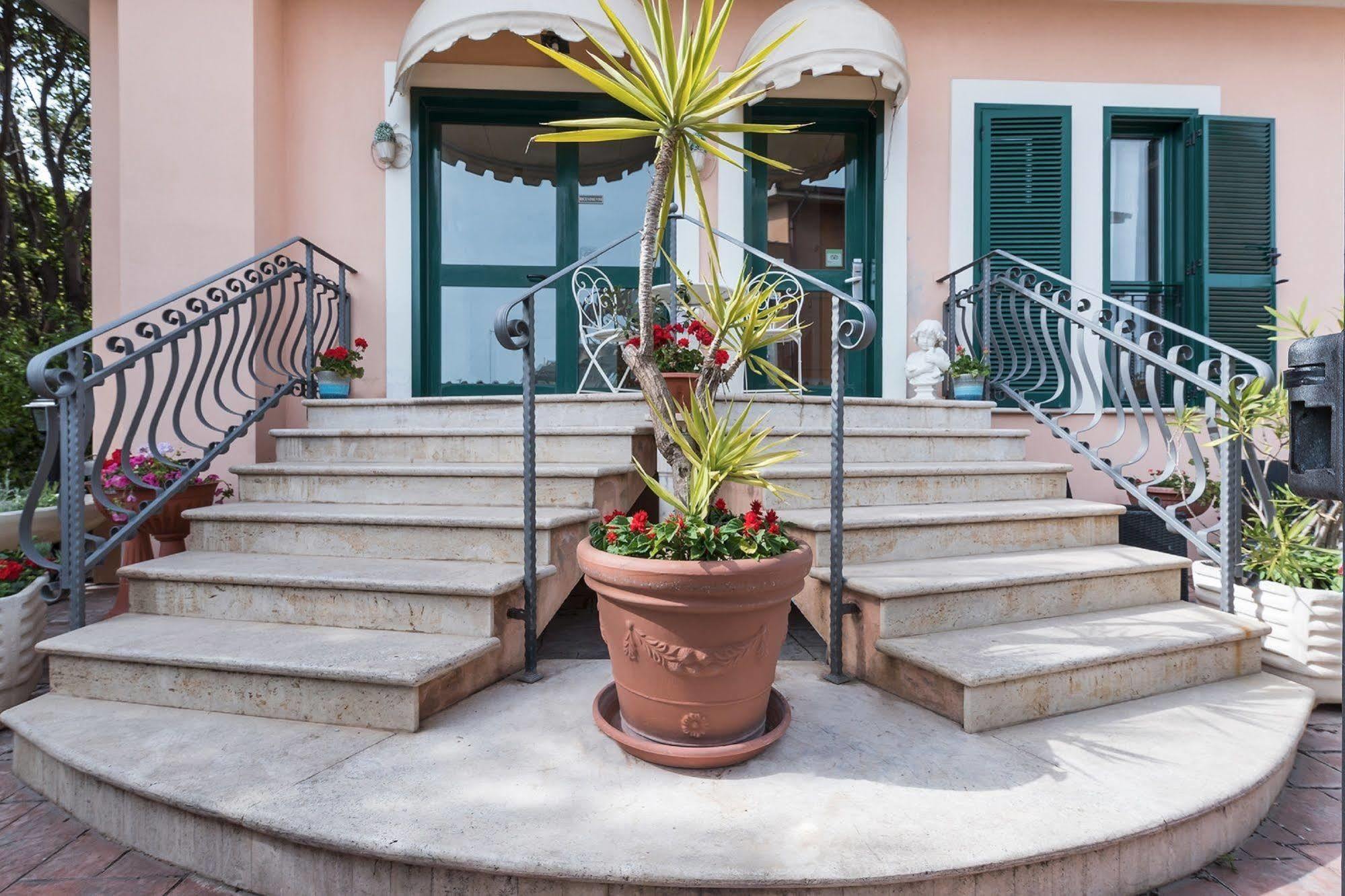 Hotel La Villetta Fiumicino Exteriör bild