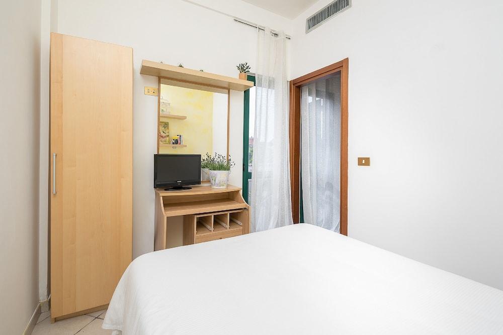 Hotel La Villetta Fiumicino Exteriör bild